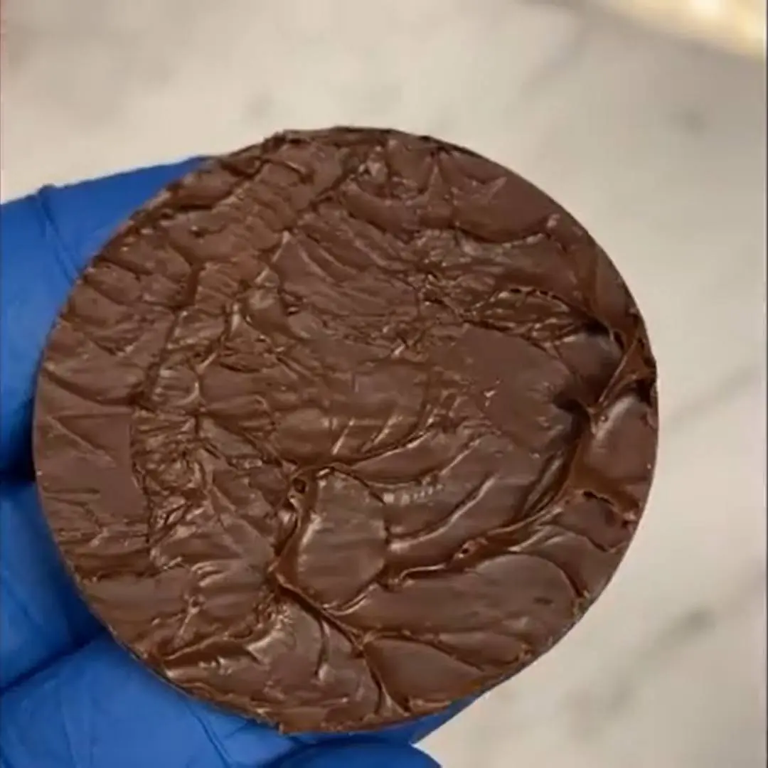 creation thumb for Simple chocolate decoration