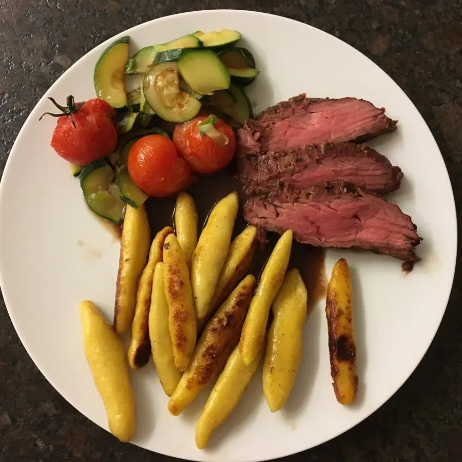 creation thumb for Rinderfilet mit Senf-Pfeffer Kruste