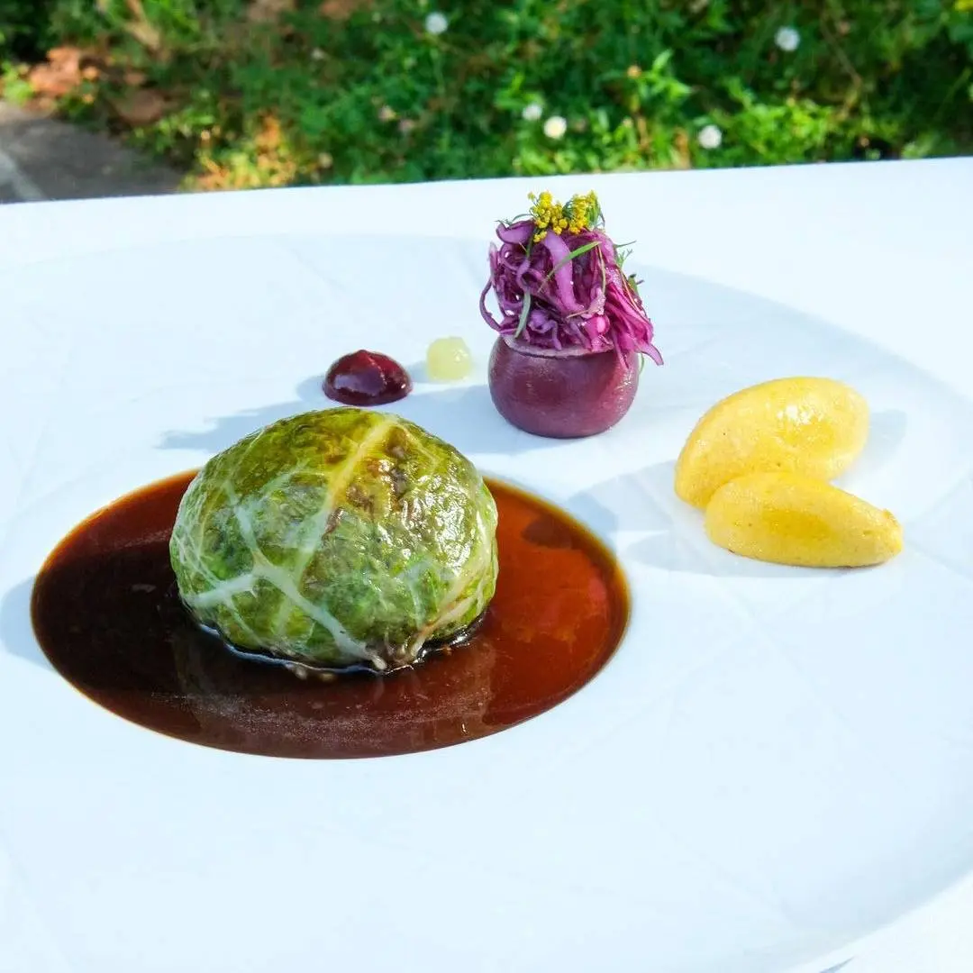 creation thumb for Vension Shoulder, Foie Gras, Red Cabbage, Green Apples