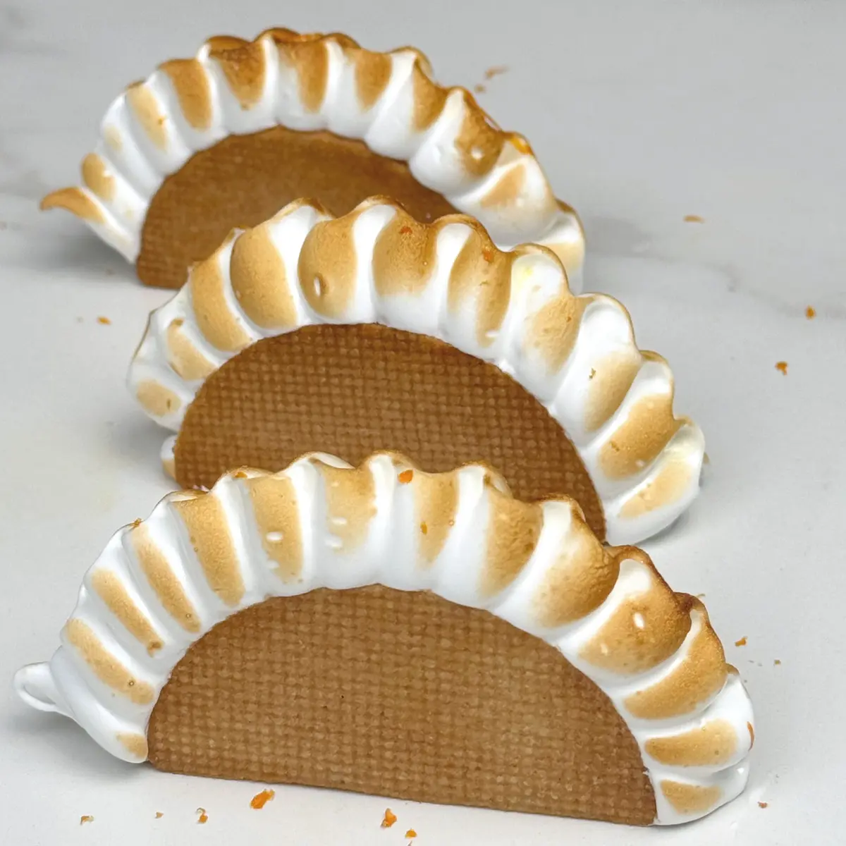 creation thumb for TACOS DE FRUIT DE LA PASSION AVEC MERINGUE SUISSE