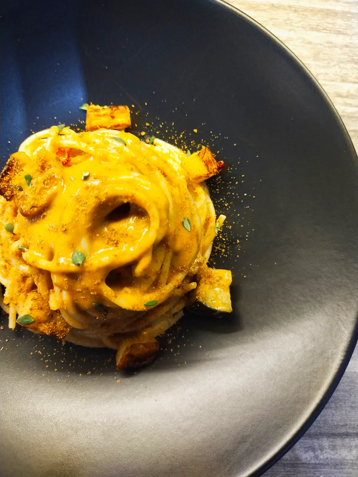 creation thumb for Spaghetti di farro ai ricci di mare, bottarga e melanzane