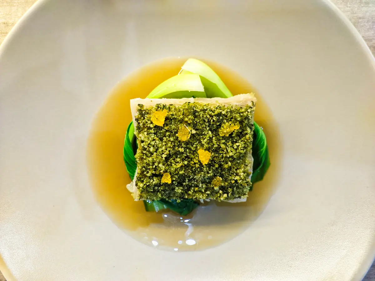 creation thumb for Merluzzo, bok Choi, tuorlo marinato e brodo di prosciutto