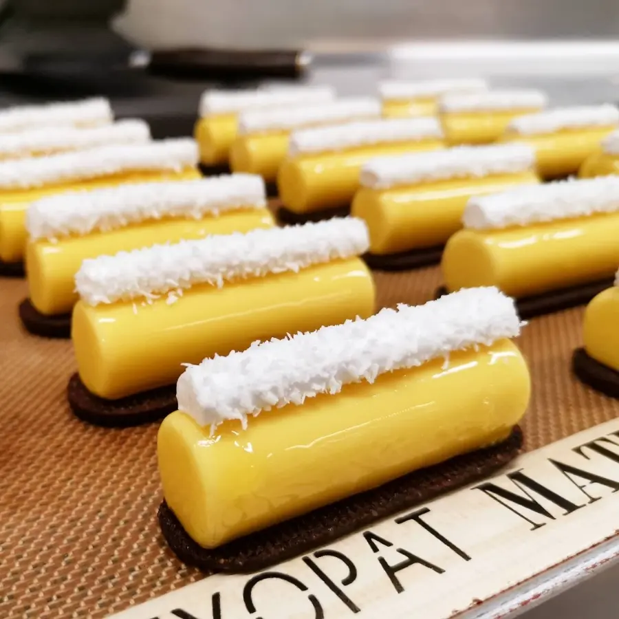 creation thumb for Maracuja l Mango l Kokos -> Teil des Desserts für unsere Hotelgäste 💥 