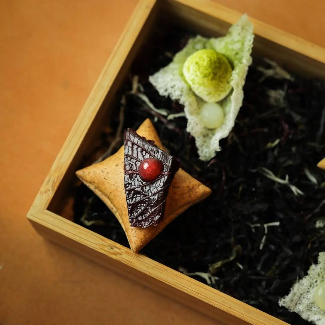 creation thumb for Cushions, smoked mackerel cream, shiso and beetroot