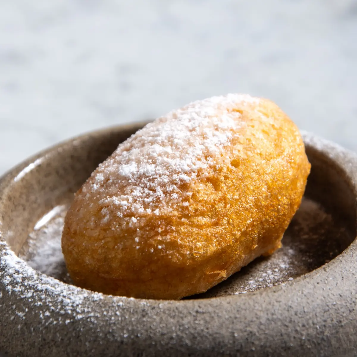creation thumb for Siphon Apple Cream Beignets
