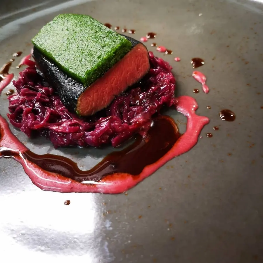 creation thumb for Lamb loins | Red sauerkraut | Herbs | Cranberries
Team hotel gartner