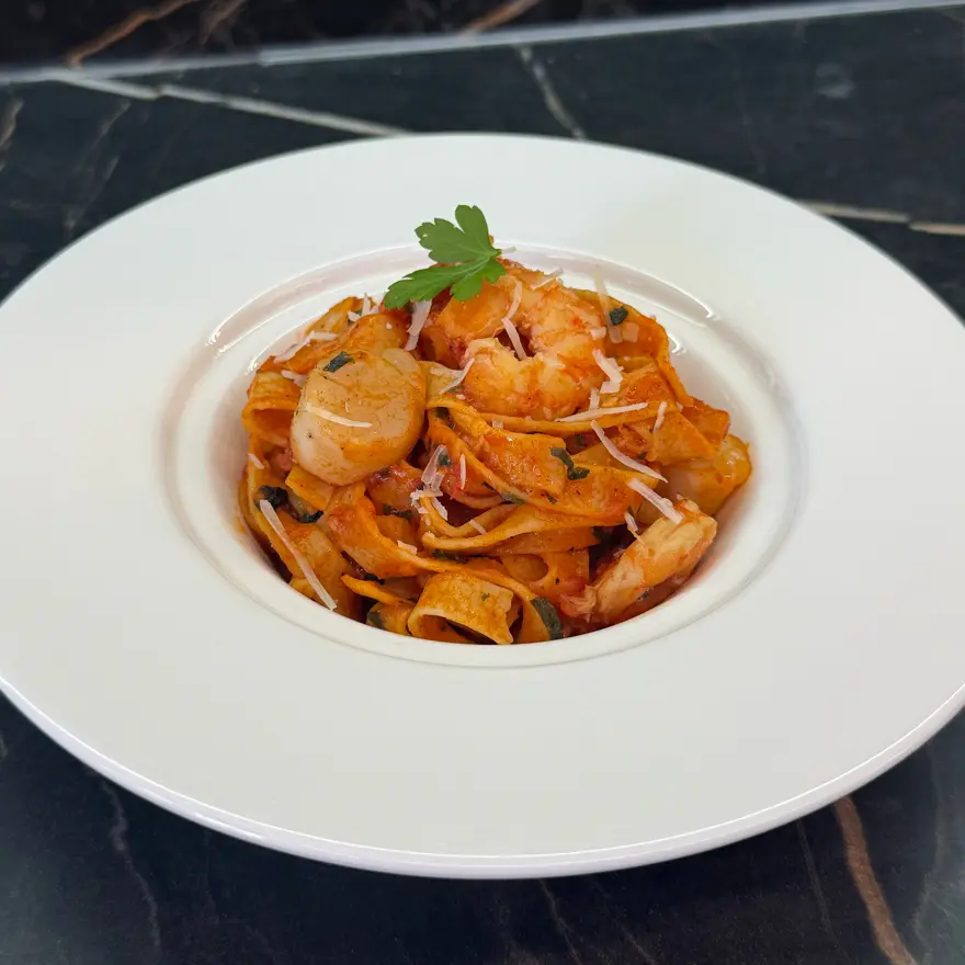 creation thumb for Fettuccine with shrimp, tomatoes, scallops and basil
