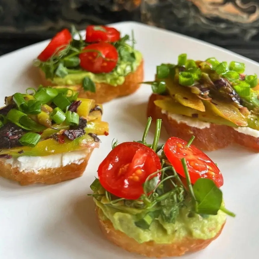 creation thumb for Two versions of crostini