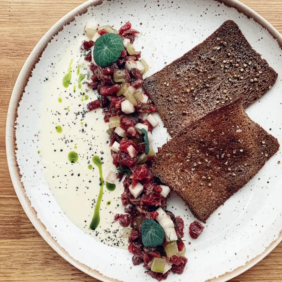 creation thumb for Smocked Beef tartar
