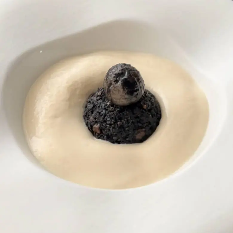 creation thumb for Black Falafel & Tahini Espuma