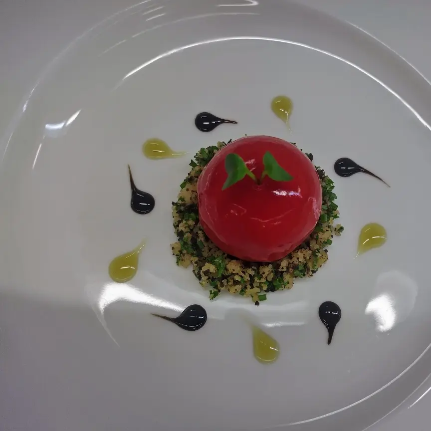 creation thumb for Tomaten Mousse/Parmesan-Olivenerde/Balsamico-Safran Glace