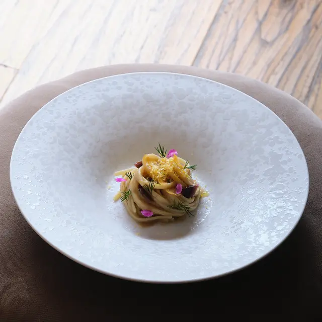 creation thumb for Linguine/smoked butter/lemon/cantambrian/dill