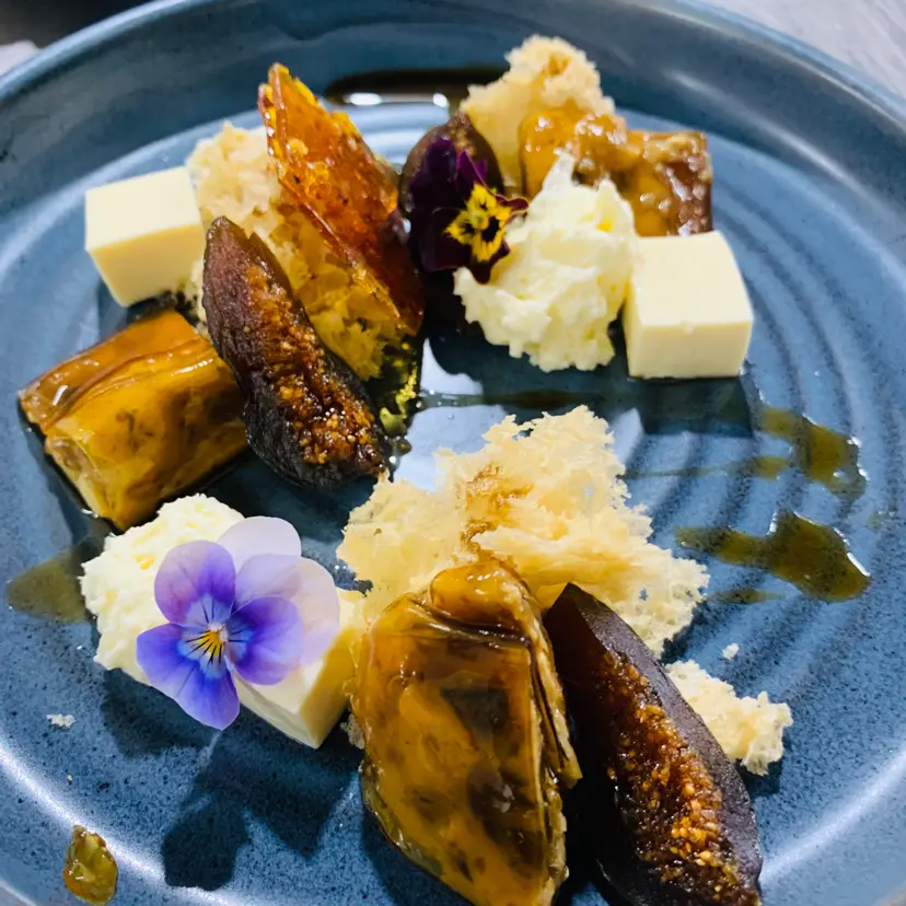 creation thumb for Deconstruction of figs with cheese