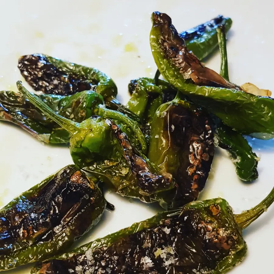 creation thumb for Pimentos padron, flor de sal de Tavira, azeite da zona da Guarda Portugal. Maravilhoso!!