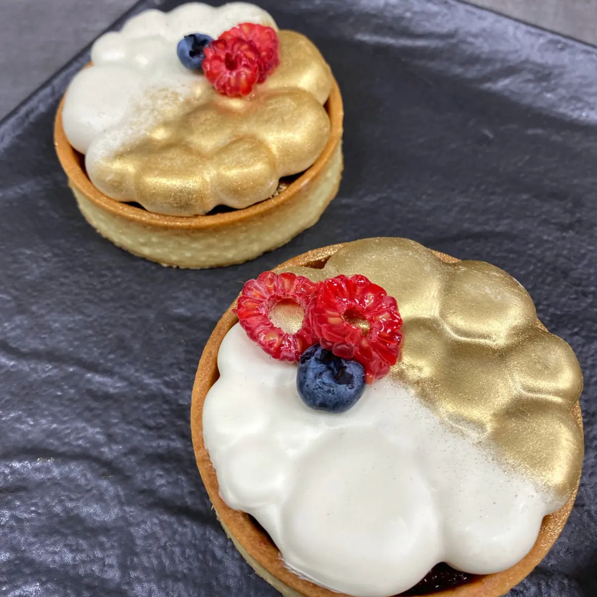 creation thumb for Tartellette à la mousse de vanille et cerise au vin