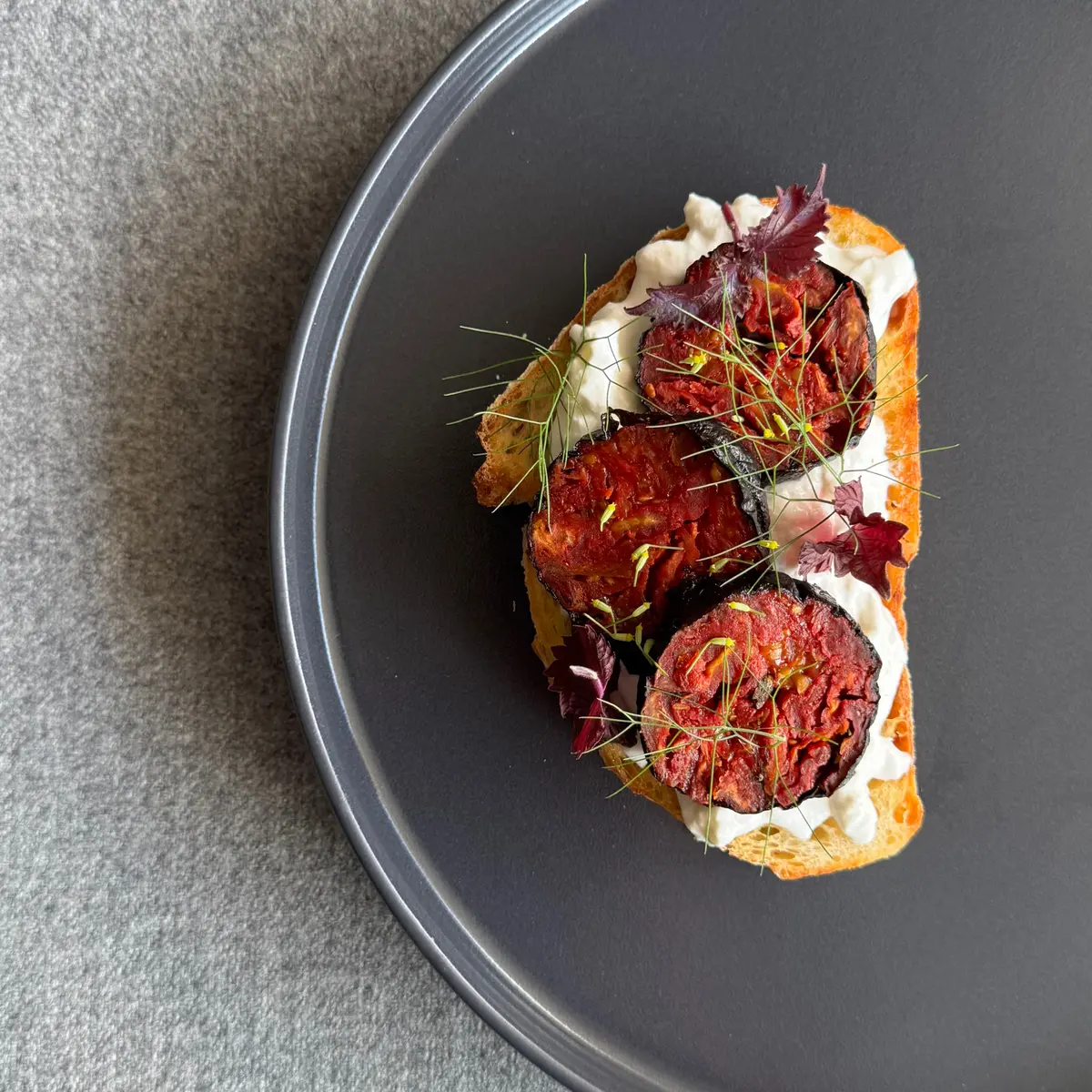 creation thumb for Pane e pomodoro - vegan tomato sausage