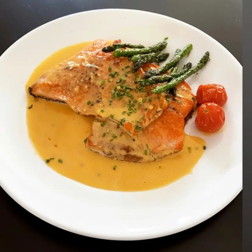 creation thumb for Salmon with hollandaise sauce.