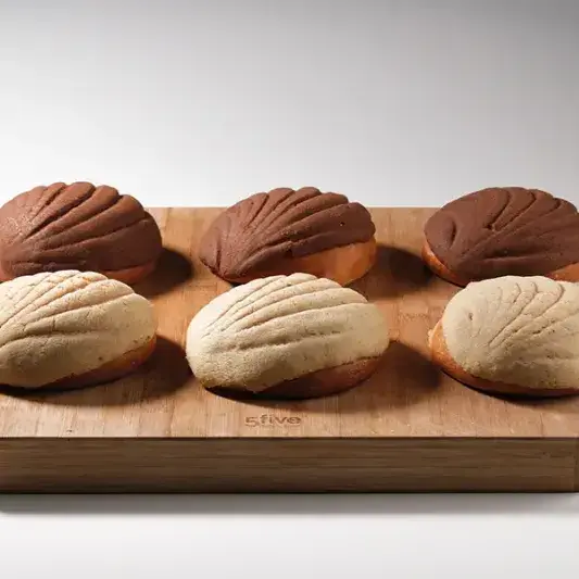 creation thumb for Vanilla and Chocolate Conchas