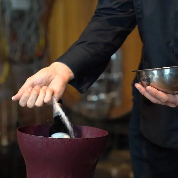 creation thumb for Easy trick to quickly cool down wine bottles