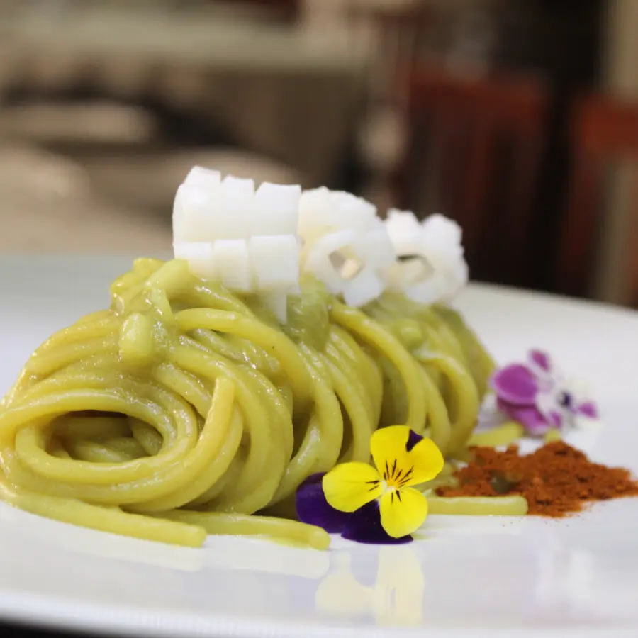 creation thumb for Spaghettone basilico e calamaro