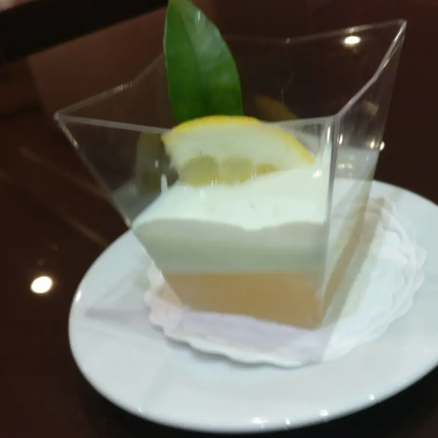 creation thumb for Mojito jelly and lemon foam