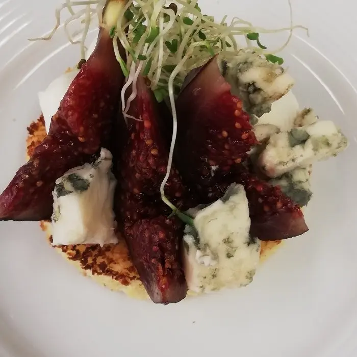 creation thumb for Rotwein-Feigen auf Butterbroich und Gorgonzola