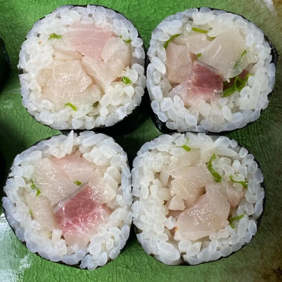 creation thumb for Maki sushi hamachi
