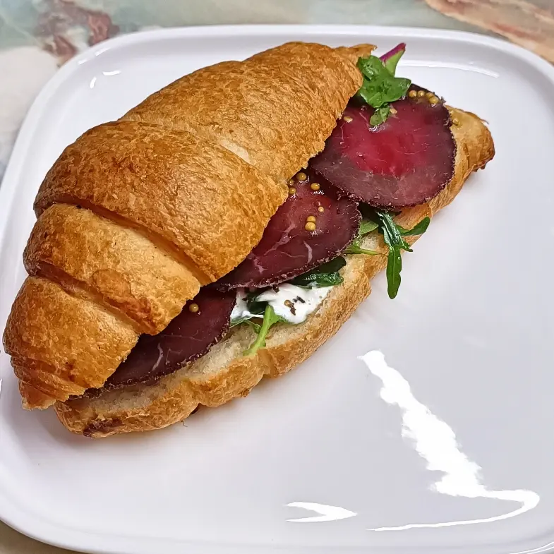 creation thumb for Croissant with bresaola