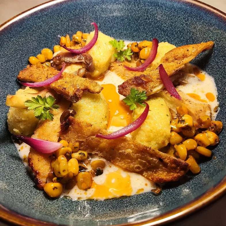 creation thumb for Fryed vegetables and chicken/celery root sauce/chilli oil