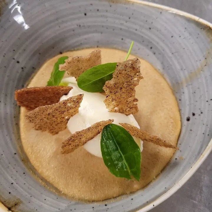 creation thumb for Brown cheese skyr cake