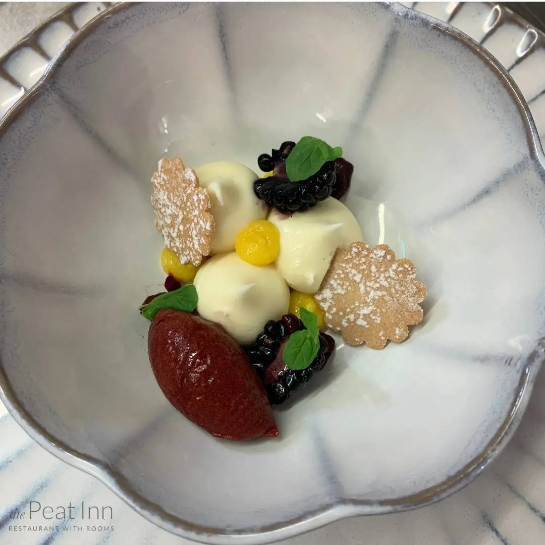 creation thumb for Crémeux de la Ferme Knockraich crème fraîche & chocolat blanc avec sorbet mûre & orange