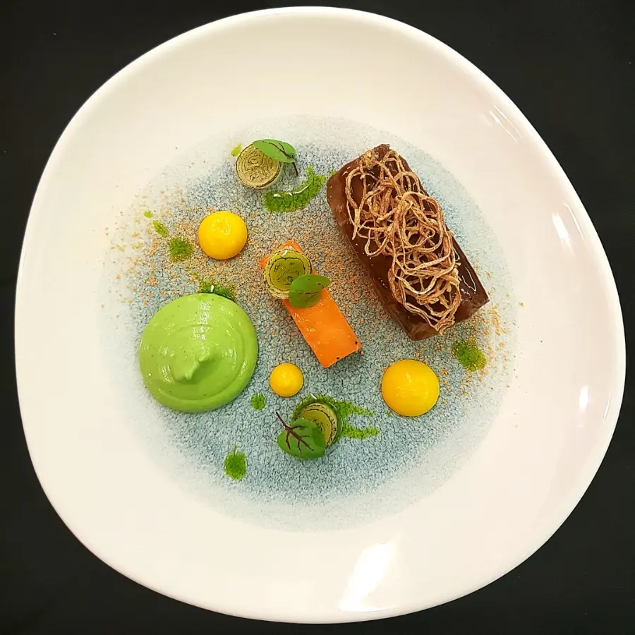 creation thumb for 24h braised featherblade of beef, carrot, parsley, onion, simple & tasty 🔪🤙