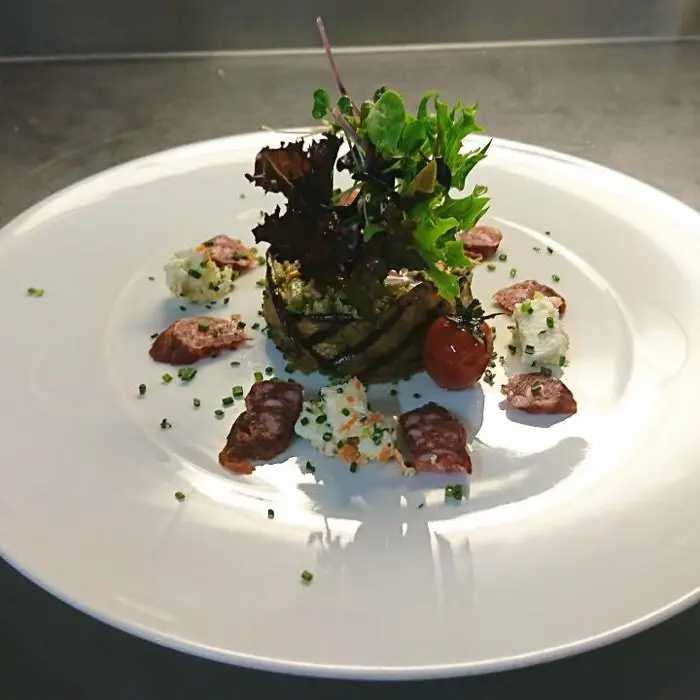 creation thumb for Tafelspitz Salat/ Feta/ gegrillte Aubergine/ Pfefferbeiser/