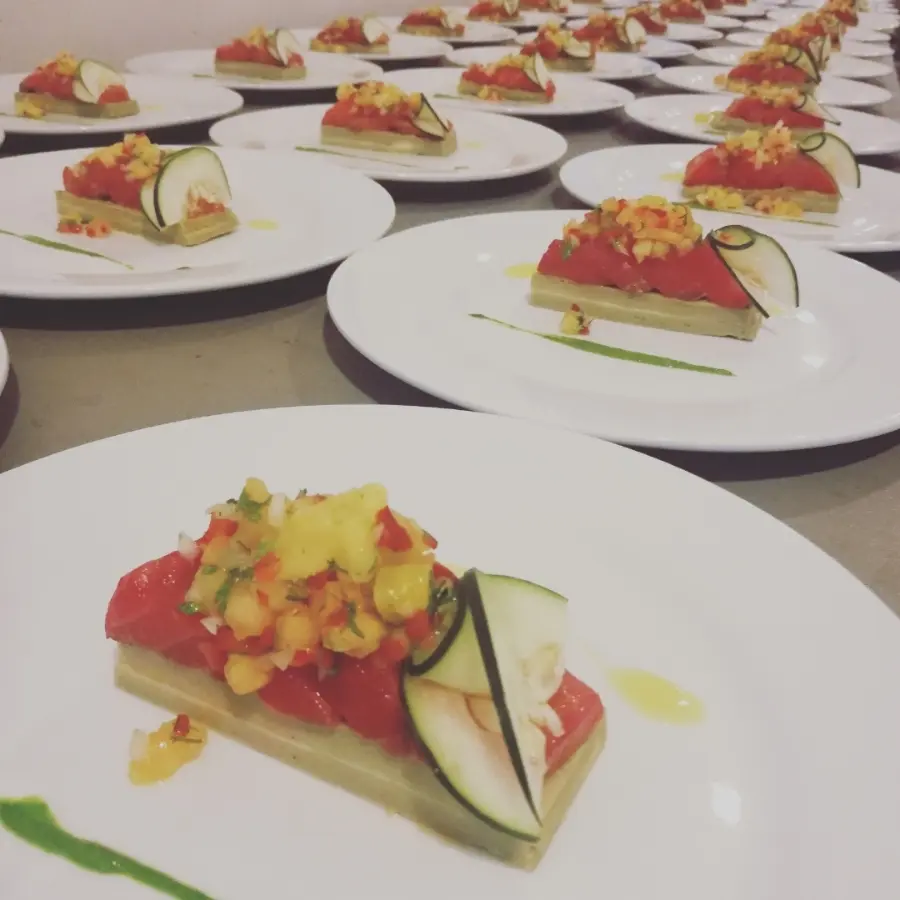 creation thumb for Gravlax de salmón en tinta de remolacha