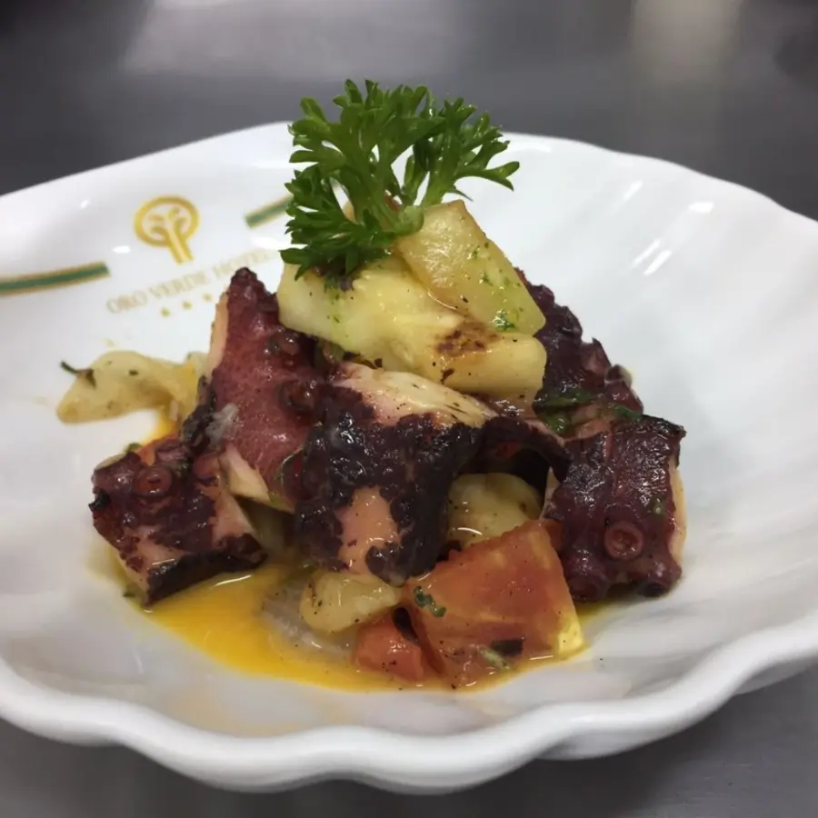 creation thumb for Grilled octopus in clementine Sauce
