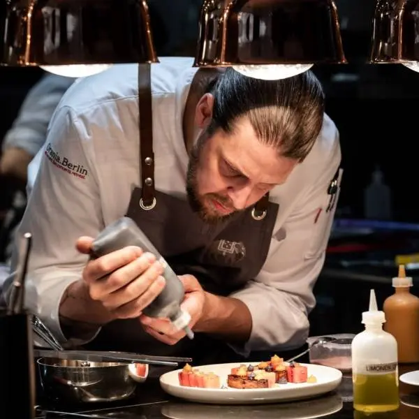 creation thumb for Chef Philipp Vogel and his finishing touch⁠ ⁠