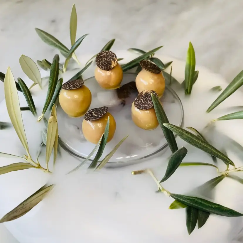 creation thumb for Fake olives of beef tartare with black truffle