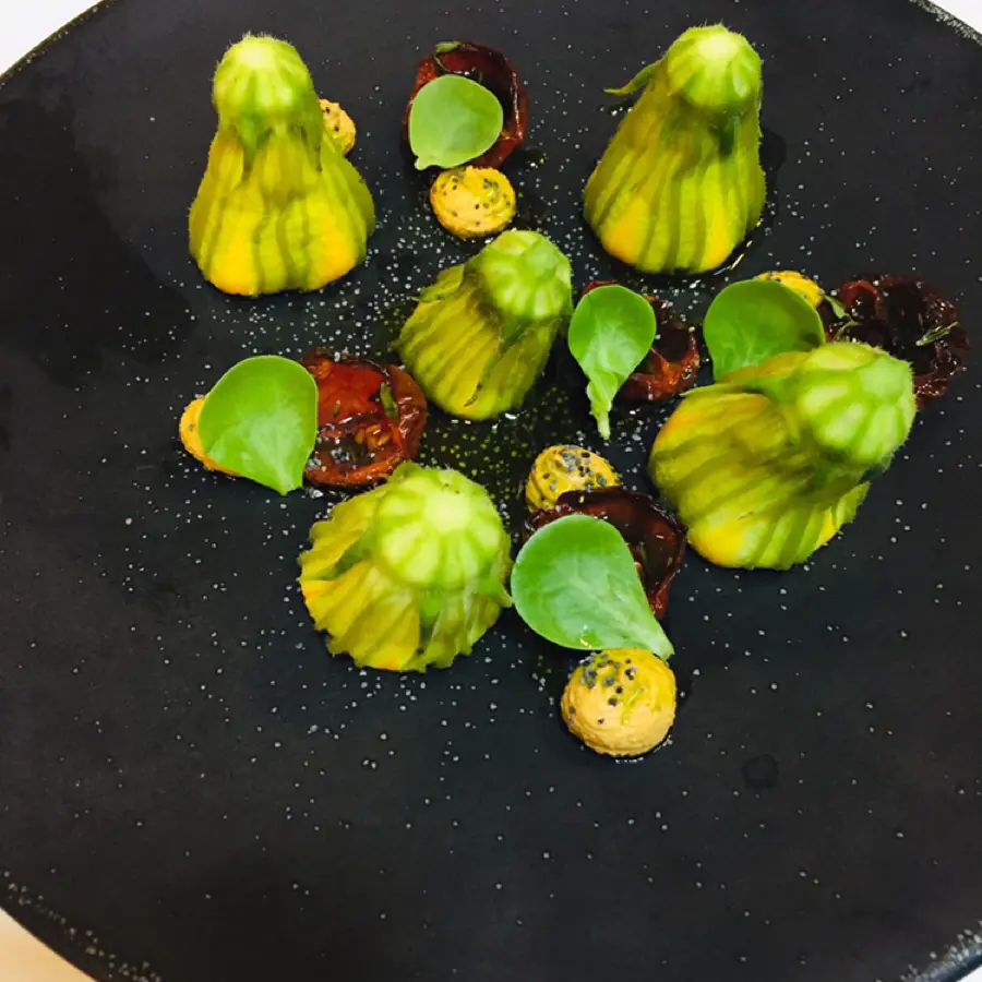 creation thumb for Zucchini flowers with goat cheese 🐐