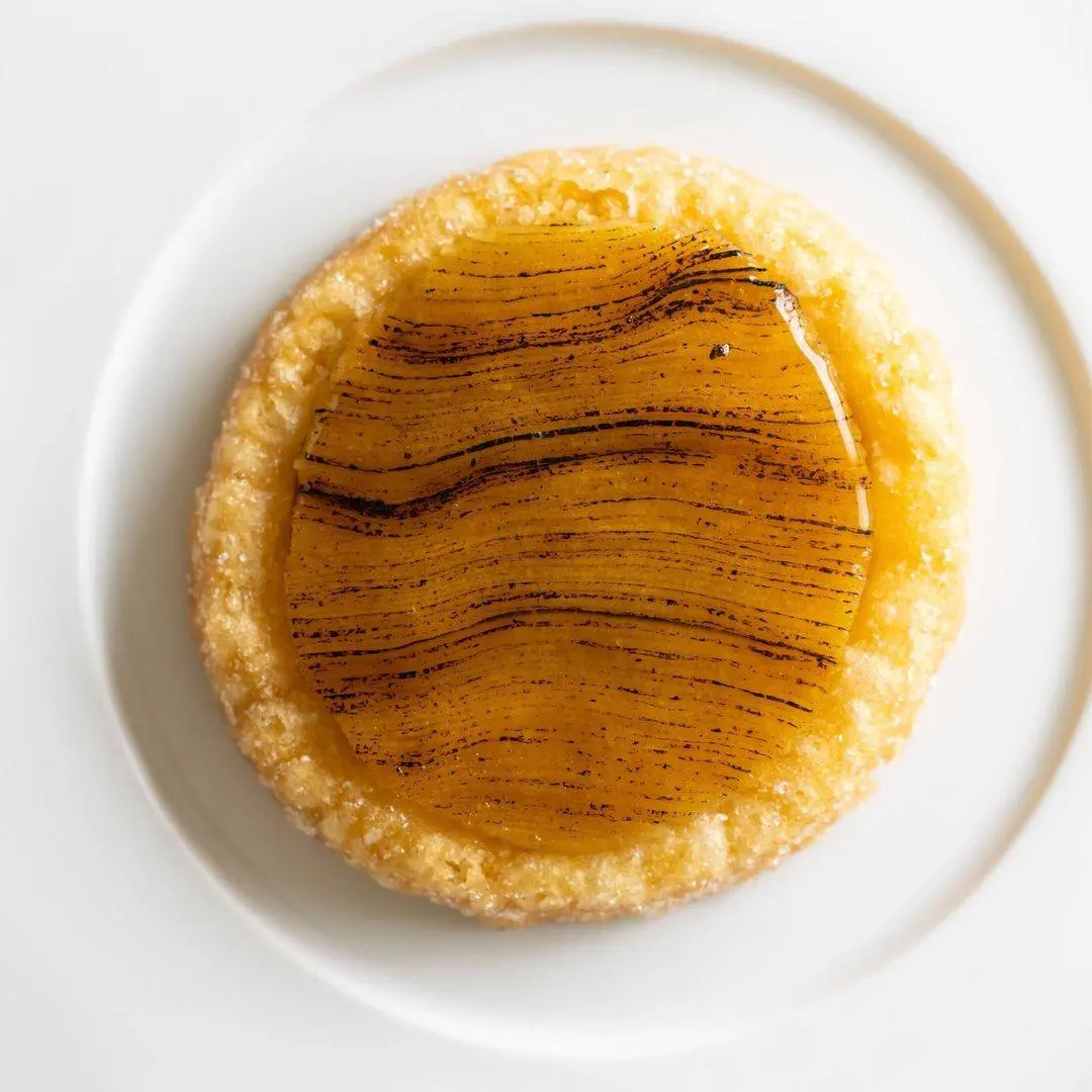 creation thumb for Tarta de manzana, esencia brillante de sidra y una pizca de Calvados
