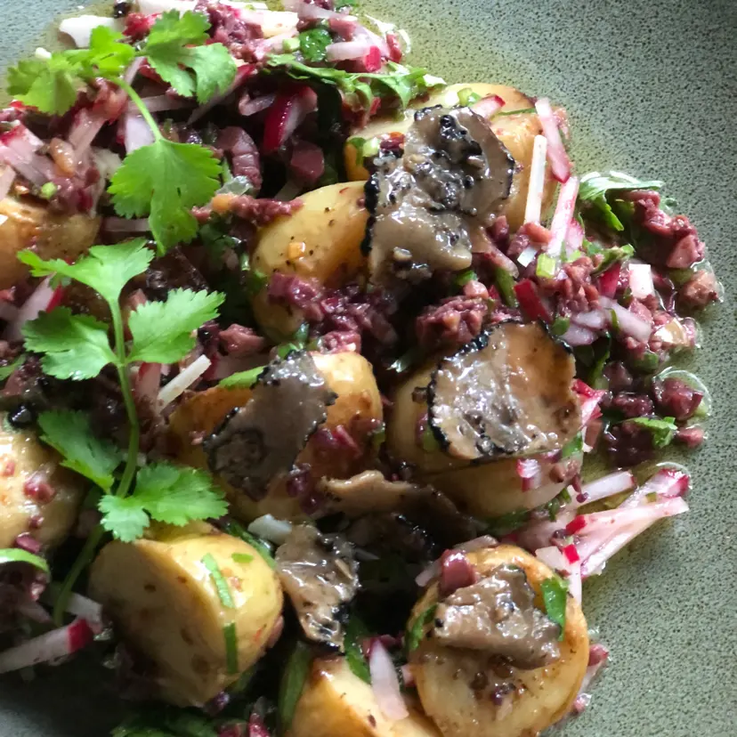 creation thumb for Ensalada de Papas Criollas con Trufa Fresca