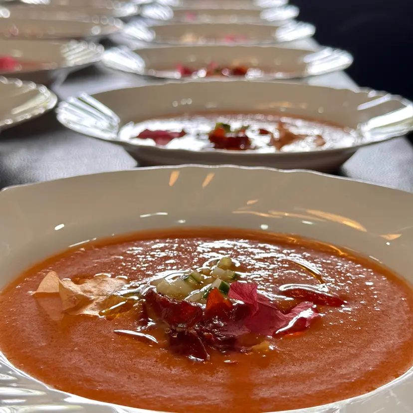 creation thumb for Gazpacho y Jabugo Crocante. Flor de Bugambilias Al Horno .