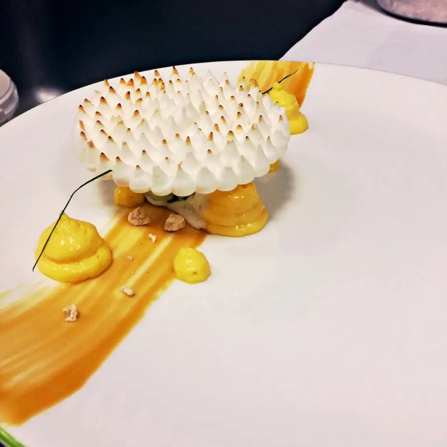 creation thumb for Tart au Citron (bezè/lemon cream/nougat/lemon ice cream/lemon leaves/caramel)