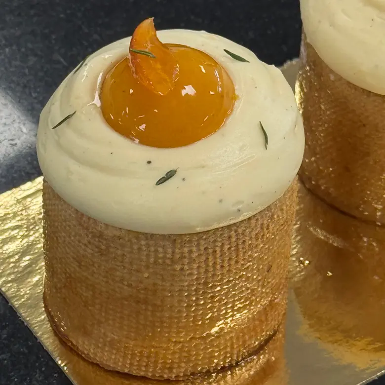 creation thumb for Choux cylinder apricot