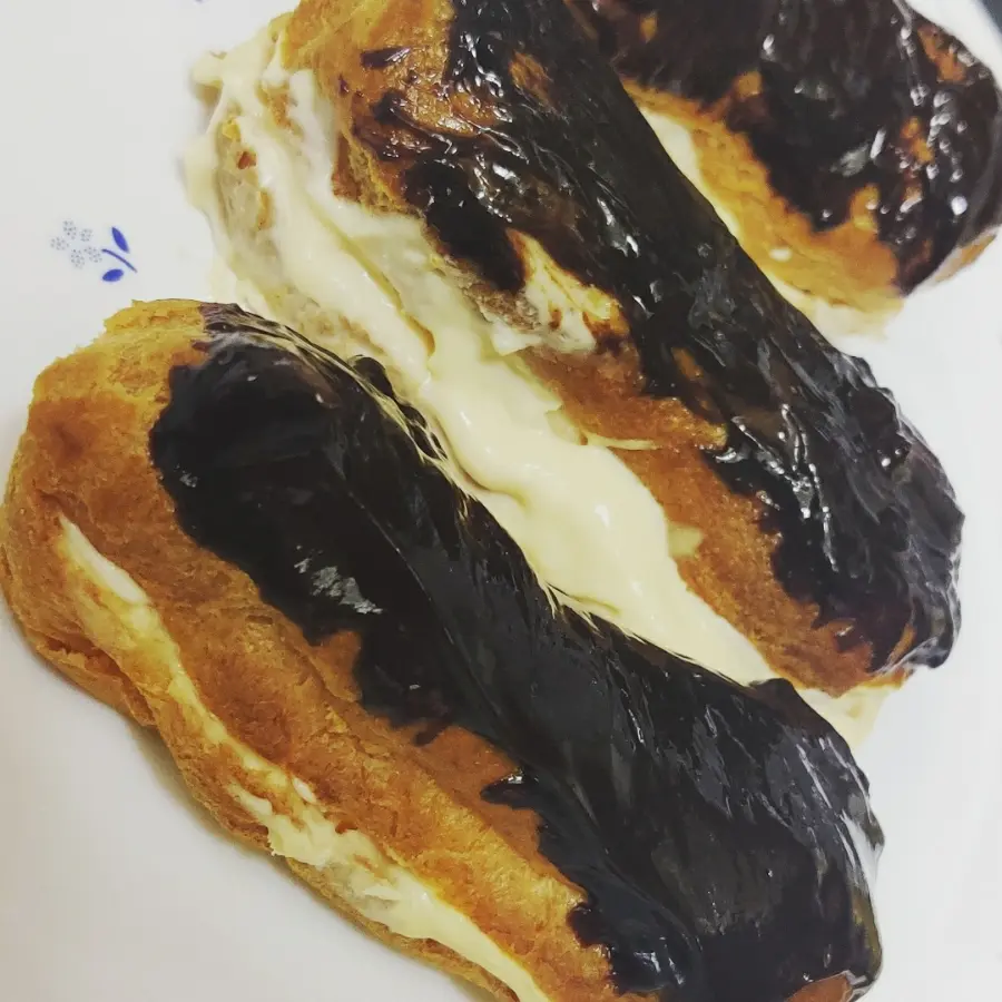 creation thumb for Classic eclair.  A first try.