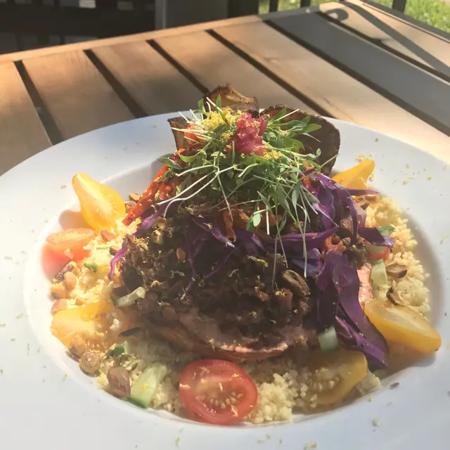 creation thumb for In Kokosmilch und französischen Aromen geschmortes Lammfleisch.