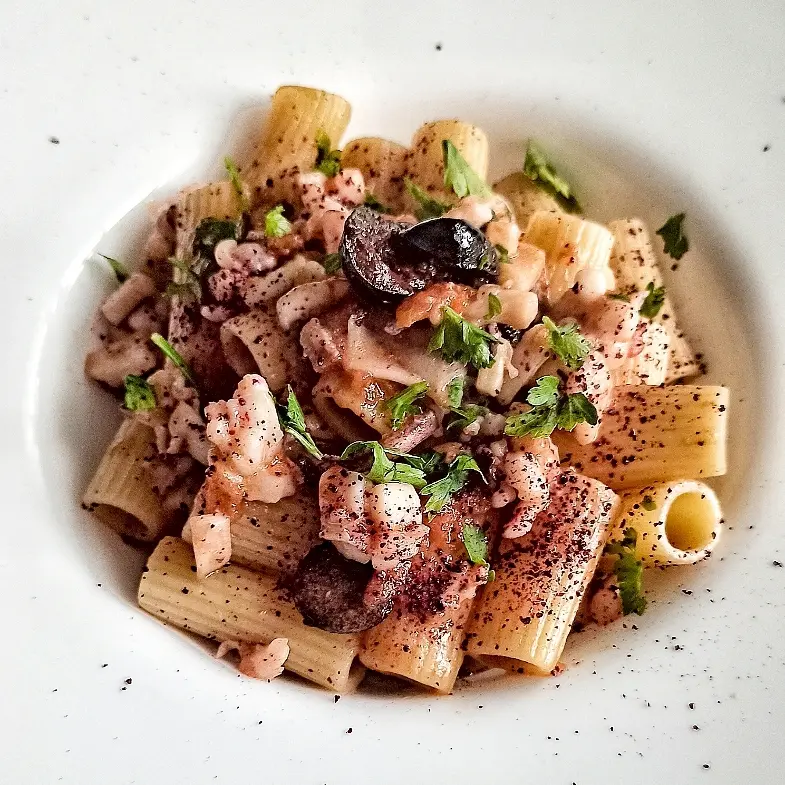 creation thumb for Maccheroni with Squid and Black Olives