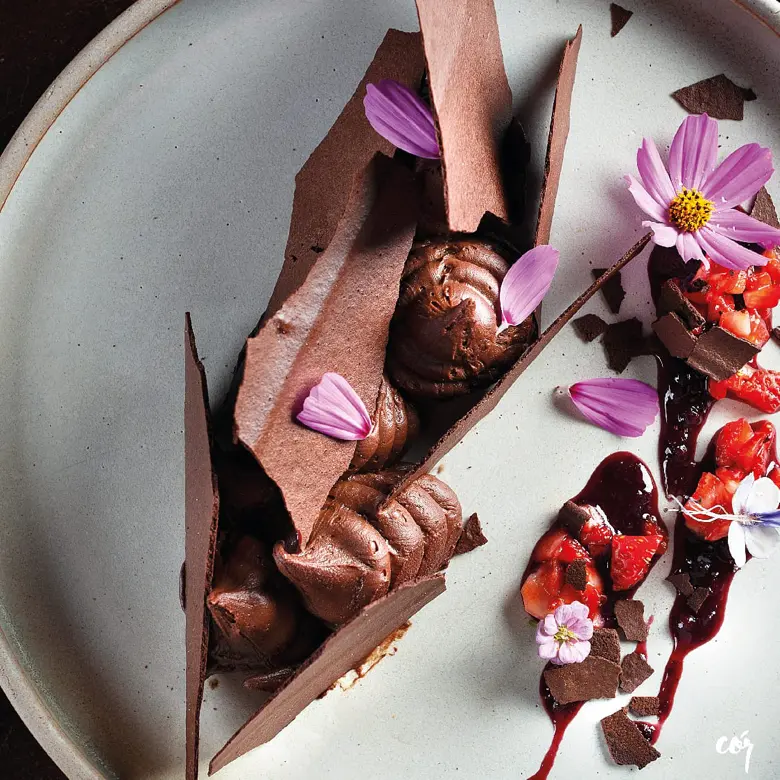 creation thumb for Chocolate mousse with dark cocoa tuile