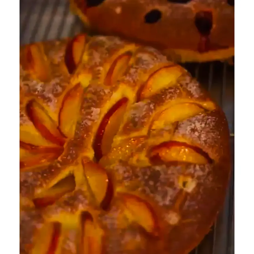 creation thumb for Sweet focaccia with fruit