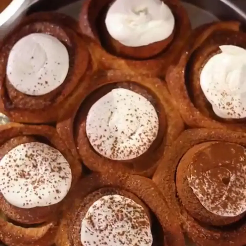 creation thumb for Cinnamon Cake Rolls