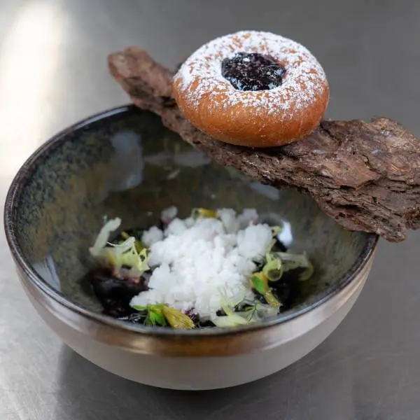 creation thumb for Herzkirschen, Fenchel, schwarzes Johannisbeerholz Granité & Bauernkrapfen